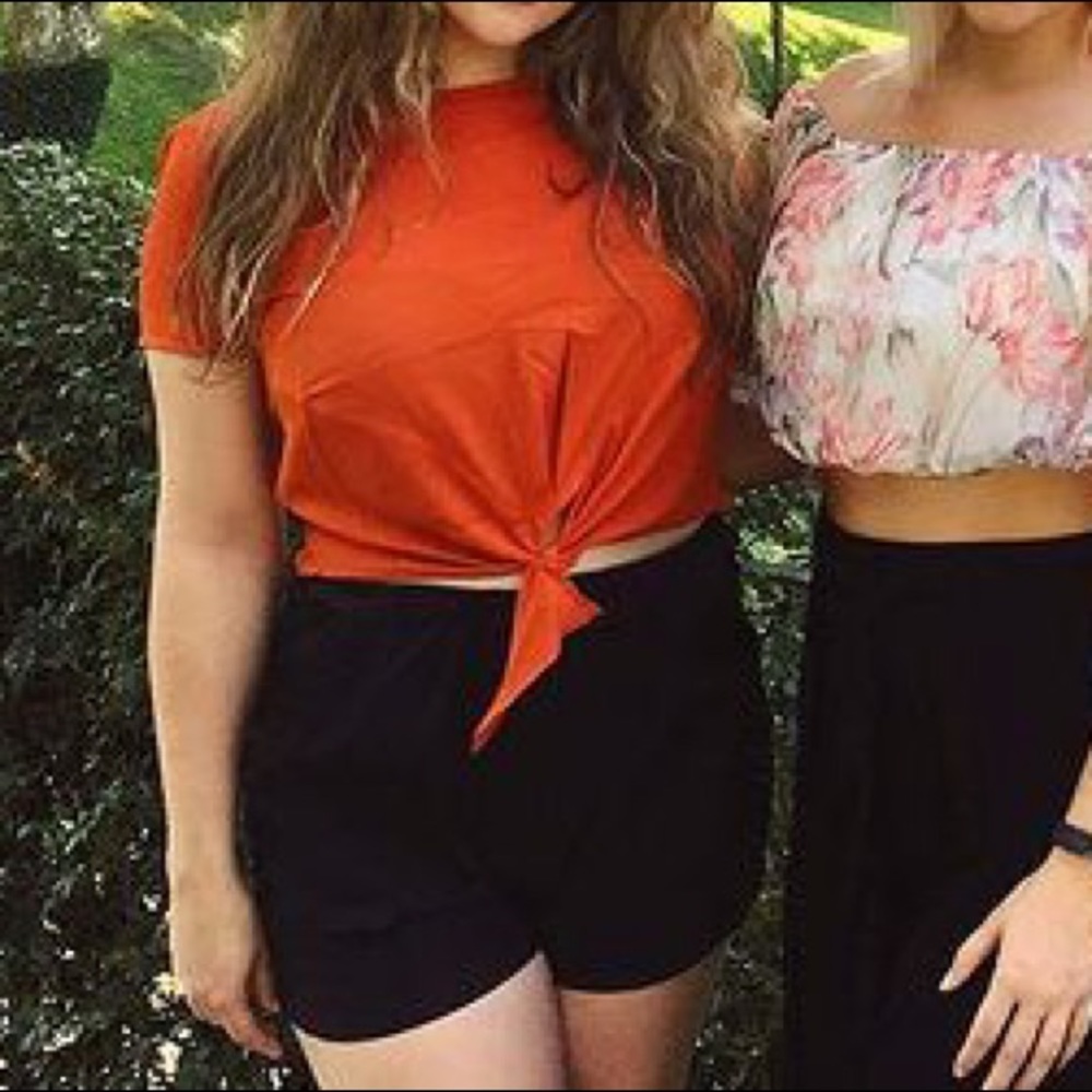 2/$15!!! Tie Up Tee Crop Top